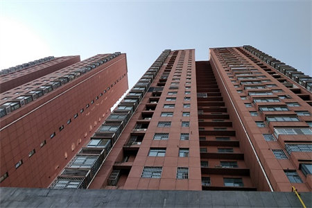 中迪广场一期3室2厅1卫82万83.45m2豪装出售